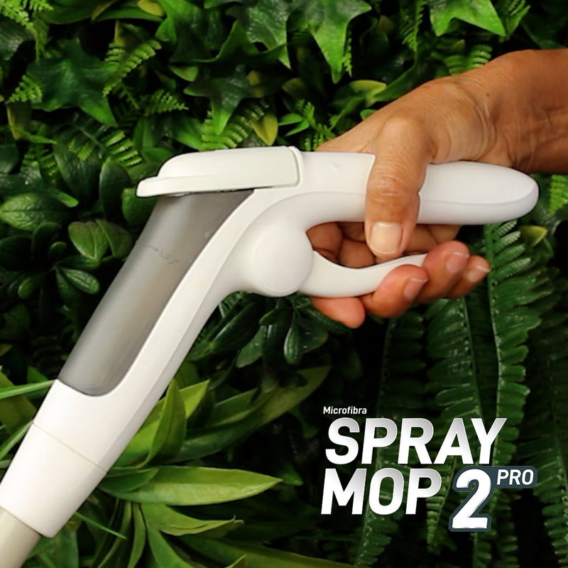 Spray Mop 2 Pro. Trapeador plano con spray y gatillo en el mango.