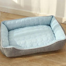 Cama suave de tela para mascotas. Tamaño 70x54x18cm. Peso 12-25kg. Color Azul.